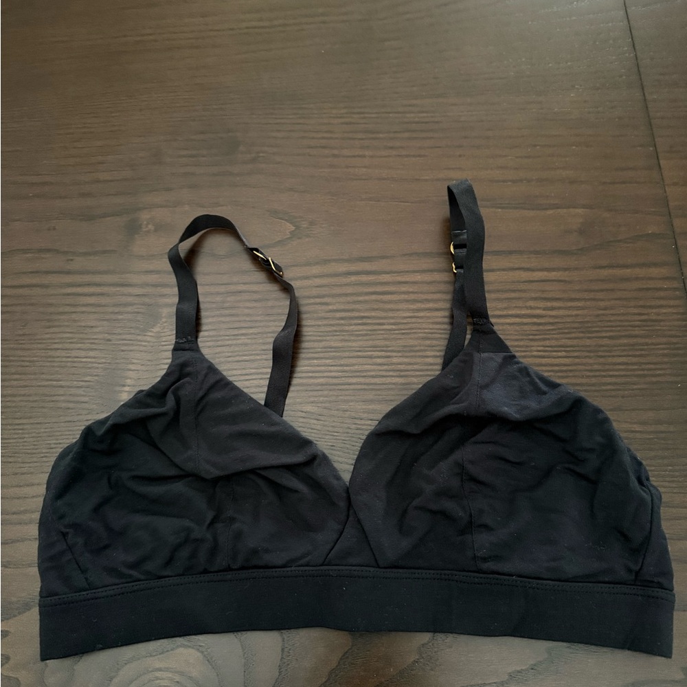 Lively Black Pullover Bralette in Size Large